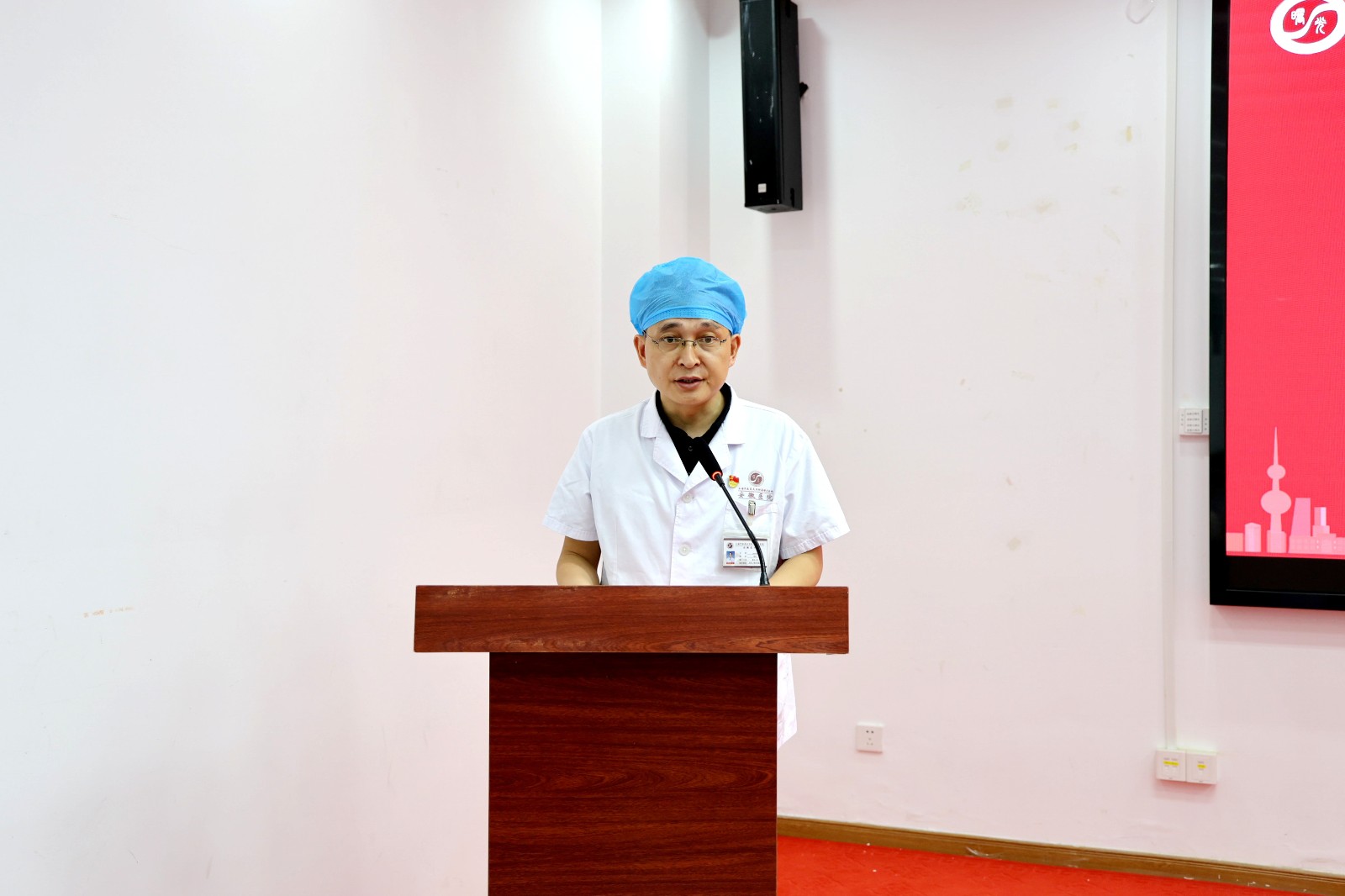 杨光.jpg