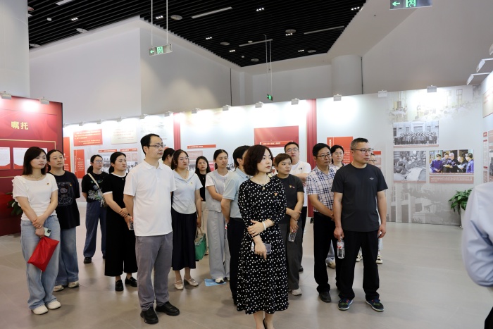 参观-统战.JPG